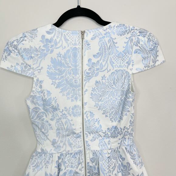 Xenia Shimmering Dress Metallic Jacquard Size 2 - Picture 6 of 10